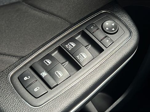 Used 2023 Dodge Charger SXT RWD image 15