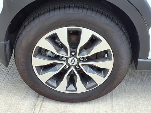 Used 2025 Subaru Outback Touring XT AWD/4WD image 5