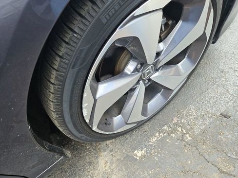 Used 2018 Honda Accord Touring image 6