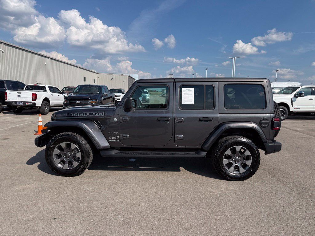 Used 2019 Jeep Wrangler Unlimited Sahara AWD/4WD image 38