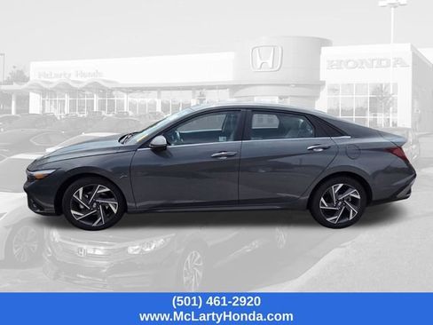 Used 2024 Hyundai Elantra Limited FWD image 2