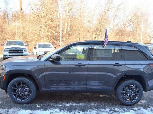 New 2025 Jeep Grand Cherokee Limited image 5