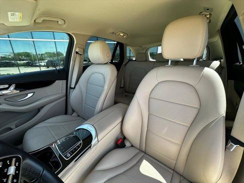 Used 2022 Mercedes-Benz GLC 300 4MATIC image 9