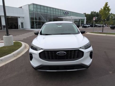 Used 2024 Ford Escape Active AWD/4WD image 8