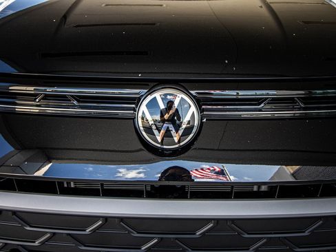 New 2026 Volkswagen Taos S image 8