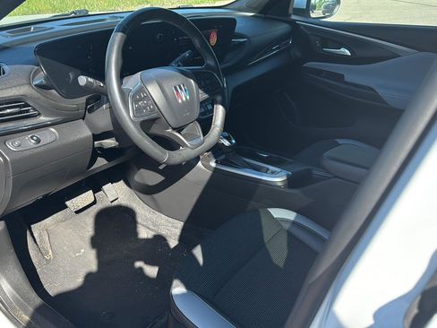 Used 2024 Buick Envista Preferred w/ Convenience I Package FWD image 11