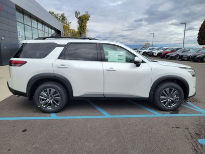 New 2025 Nissan Pathfinder SV w/ SV Premium Package