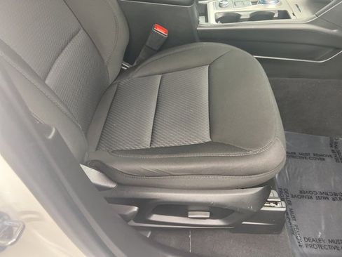 Used 2022 Ford Explorer XLT image 23