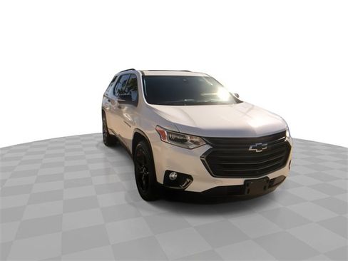 Used 2021 Chevrolet Traverse Premier w/ Redline Edition image 3