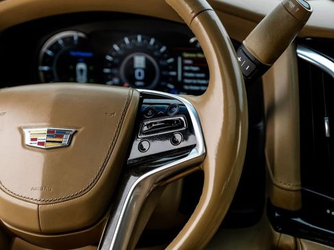 Used 2019 Cadillac Escalade Platinum image 15