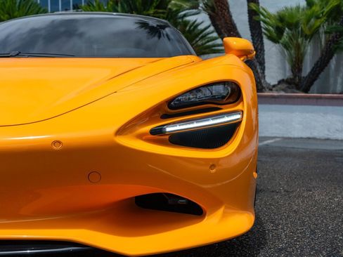 Used 2025 McLaren 750S RWD image 23