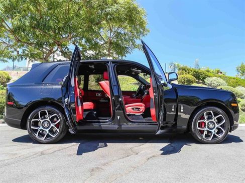 Used 2021 Rolls-Royce Cullinan Black Badge AWD/4WD image 24