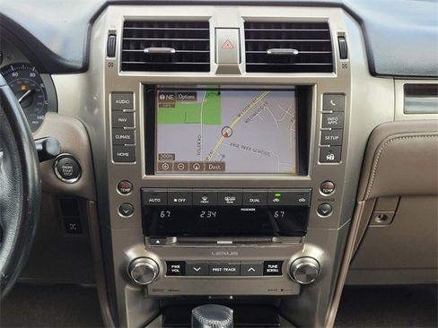 Used 2017 Lexus GX 460 image 21