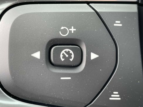 New 2025 Volvo XC40 B5 Ultra w/ Protection Package AWD/4WD image 27