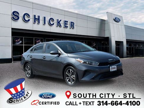 Used 2023 Kia Forte LXS image 1