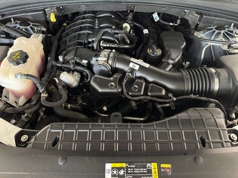 Used 2024 Jeep Grand Cherokee Limited AWD/4WD image 6