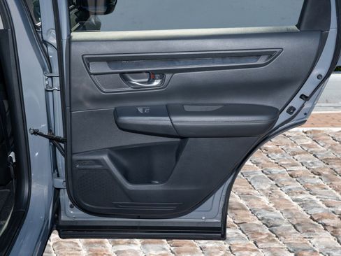 Certified 2025 Honda CR-V EX image 13