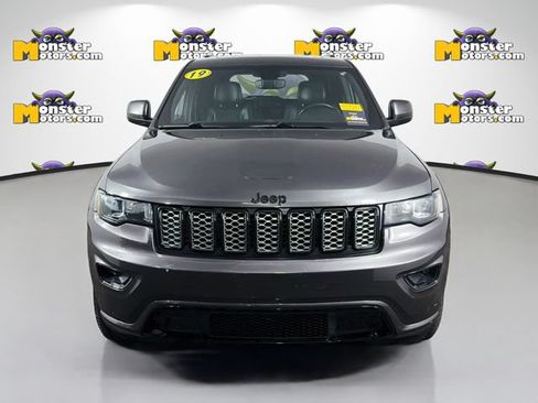 Used 2019 Jeep Grand Cherokee Altitude AWD/4WD image 2