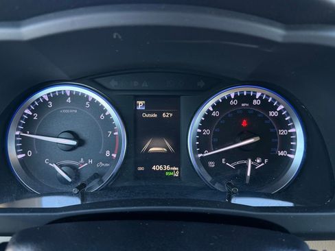 Used 2018 Toyota Highlander Limited image 19