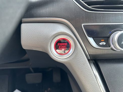 Used 2018 Honda Accord LX image 19