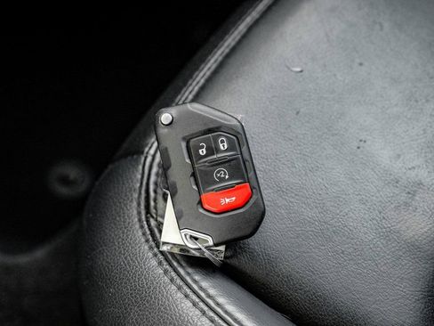 Used 2021 Jeep Wrangler Unlimited Sahara image 69