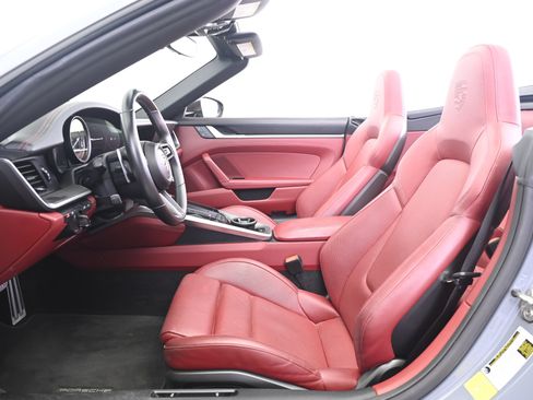 Certified 2023 Porsche 911 Carrera S RWD image 28