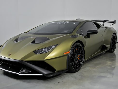 Used 2023 Lamborghini Huracan STO image 6