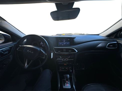 Used 2018 INFINITI QX30 Premium w/ Cargo Package image 22