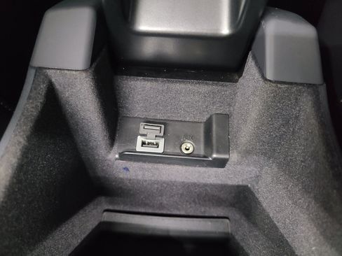 Used 2016 Volvo V60 T5 Cross Country AWD/4WD image 36