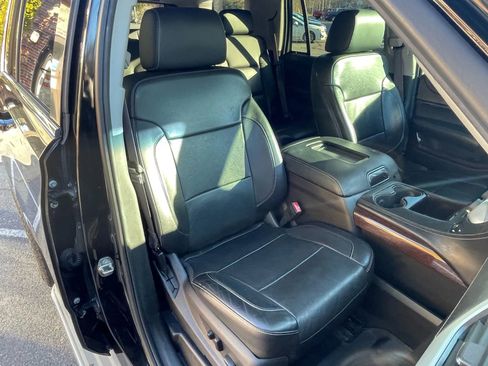 Used 2015 GMC Yukon SLT w/ HD Trailering Package image 10