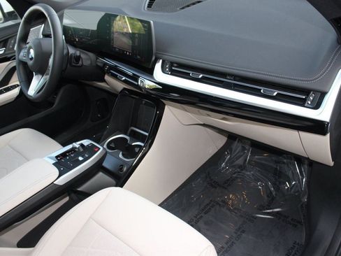 Used 2025 BMW X1 xDrive28i w/ Convenience Package image 32