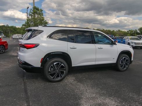 Used 2026 Buick Enclave Sport Touring w/ Power Package FWD image 10