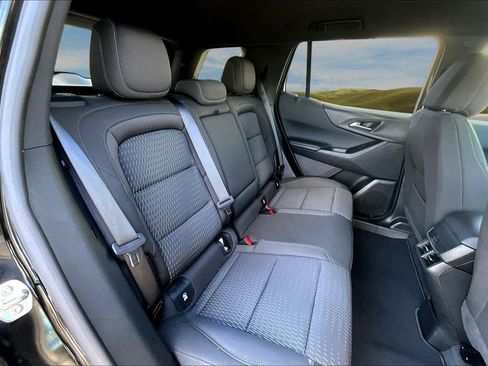 Used 2025 Chevrolet Equinox LT image 16