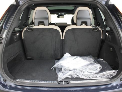 New 2026 Volvo XC90 B5 Plus AWD/4WD image 32
