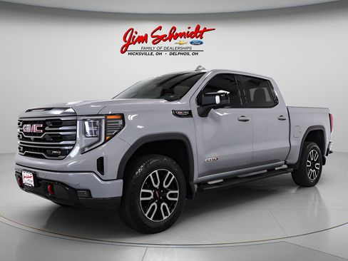 Used 2024 GMC Sierra 1500 AT4 w/ AT4 Preferred Package AWD/4WD image 3