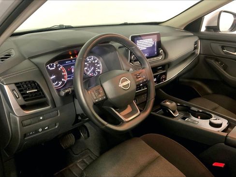 Used 2025 Nissan Rogue SV AWD/4WD image 15