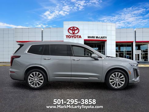 Used 2024 Cadillac XT6 Premium Luxury w/ Technology Package FWD image 6