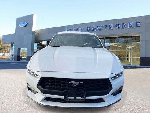 Used 2025 Ford Mustang Coupe RWD image 2
