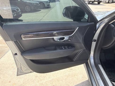 Used 2018 Volvo S90 T5 Momentum FWD image 22