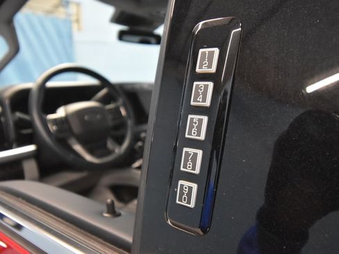 Used 2024 Ford F250 Limited AWD/4WD image 4