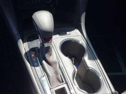 Used 2022 Chevrolet Equinox RS w/ RS Leather Package image 28