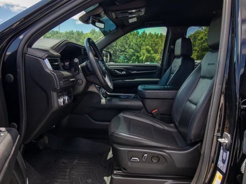 Used 2023 GMC Yukon XL Denali AWD/4WD image 7