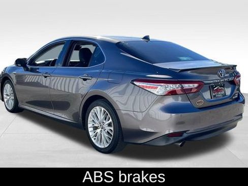 Used 2018 Toyota Camry XLE w/ Audio Package image 6