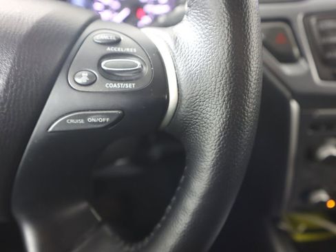 Used 2019 Nissan Pathfinder SL image 15