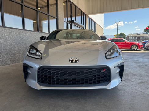 Used 2024 Toyota GR86 CAR image 25
