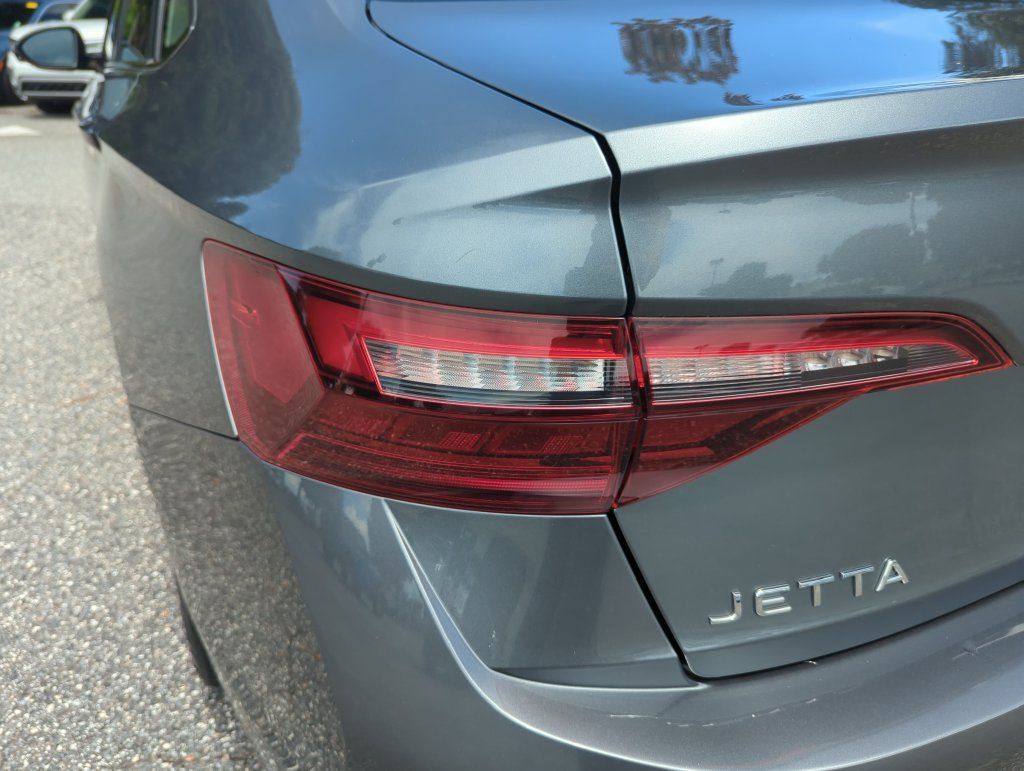 Used 2022 Volkswagen Jetta SE FWD image 18