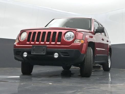 Used 2016 Jeep Patriot Sport w/ Power Value Group AWD/4WD image 11