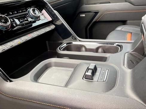 Used 2025 GMC Sierra 3500 AT4 w/ AT4 Premium Plus Package image 21