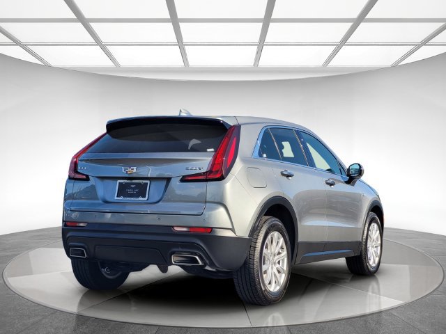 Certified 2023 Cadillac XT4 Luxury w/ Cold Weather Package FWD image 4