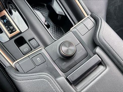 Certified 2024 Toyota Grand Highlander AWD Hybrid image 34